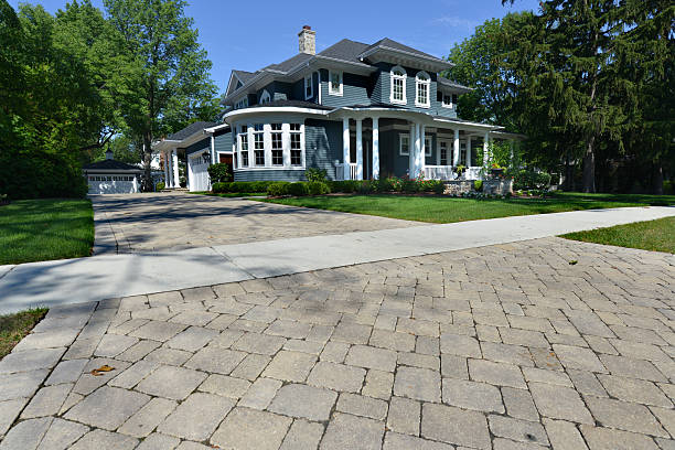 Best Professional Driveway Pavers  in Hainesvle, IL
